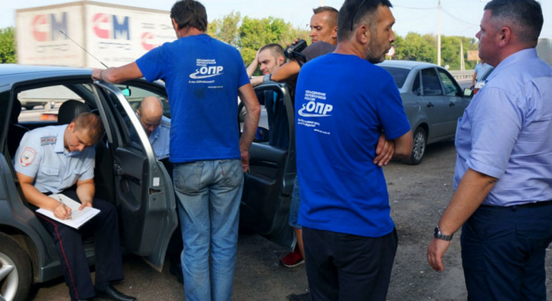 В Ростове-на-Дону задержали дальнобойщиков, приехавших поддержать участников "тракторного пробега" 1