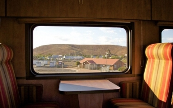 Китайская корпорация представила “волшебные” окна для пассажирских поездов