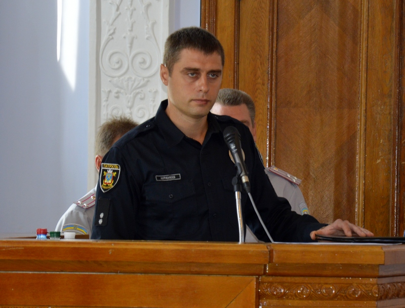 У замначальника полиции Николаевской области, снимавшего нарушение карантина в Коблево, похитили телефон 1