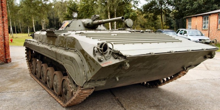 Украинские оборонщики отработали замену российских двигателей БМП на немецкие