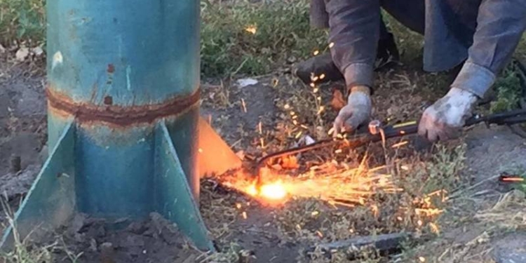 В Николаеве начался демонтаж рекламных конструкций фирмы “Кристалл Капитал”