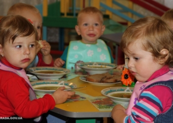 Новый директор КООП показал, чем кормит малышей в николаевских детсадах