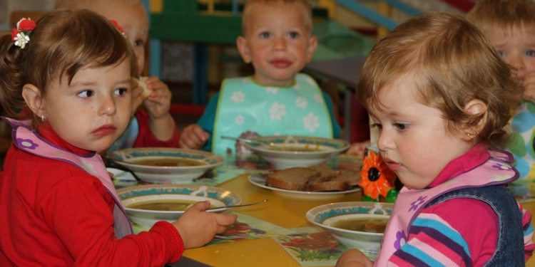 Новый директор КООП показал, чем кормит малышей в николаевских детсадах