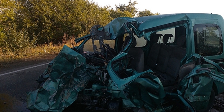 На Николаевщине столкнулись Honda и Renault, погибли оба водителя