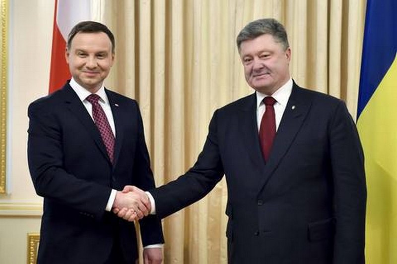Украина предложила Польше вместе расследовать обстрел консульства в Луцке 1