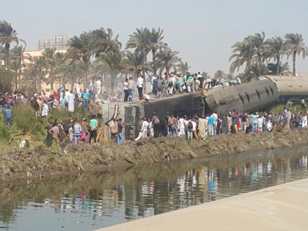 Поезд сошел с рельсов в Египте, пятеро погибших 1