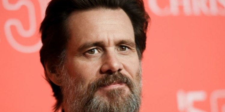 Джима Керри обвиняют в убийстве его бывшей подруги