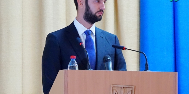 «Веселая» сессия: нардеп Макарьян обещает нового губернатора уже в среду, Москаленко подаст в суд на Вадатурского, а депутаты отставили Соколова