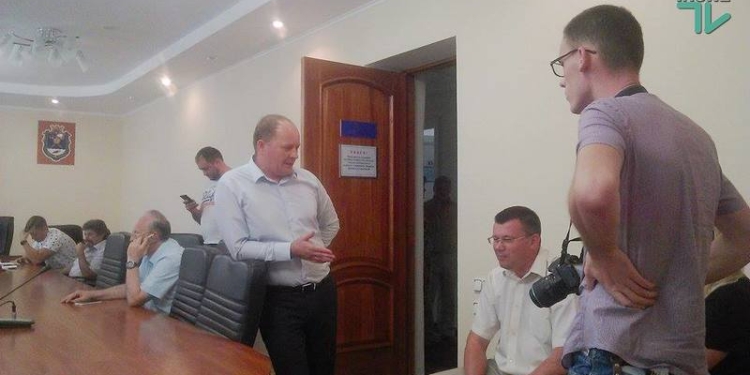 “На работу он не ходит” – Барна потребовал от Москаленко уволить помощника николаевского нардепа Бриченко