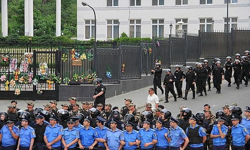 В результате стычек около генконсульства РФ в Одессе задержаны четыре человека, – полиция 1