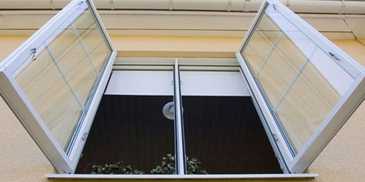 В Киеве полуторагодовалый мальчик разбился, выпав с пятого этажа