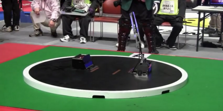 Робосумо: гиперактивные битвы роботов