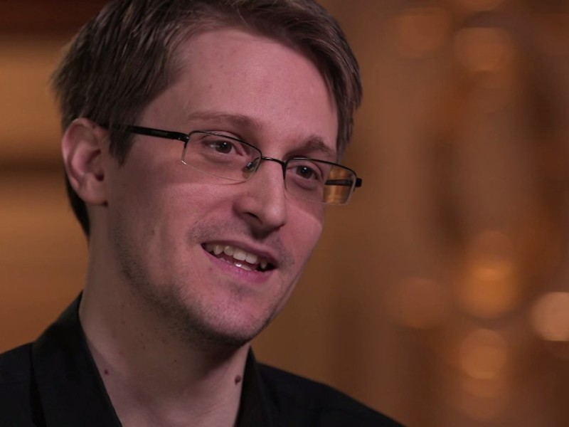 Сноуден захотел получить российское гражданство