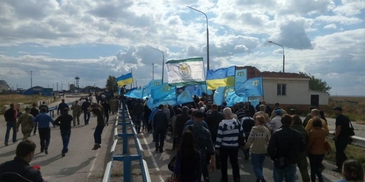 На админгранице с Крымом отметили годовщину блокады оккупированного полуострова