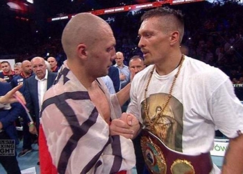 Усик стал чемпионом мира по версии  WBO в десятом раунде