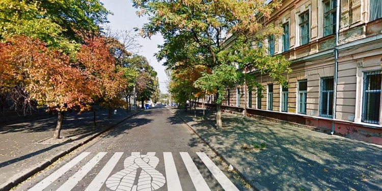 Морской узел вместо скучной “зебры”. Одесса креативит