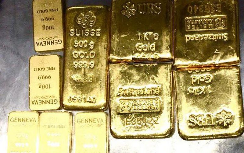 В аэропорту столицы Бангладеш в урне нашли 3 кг золота 1