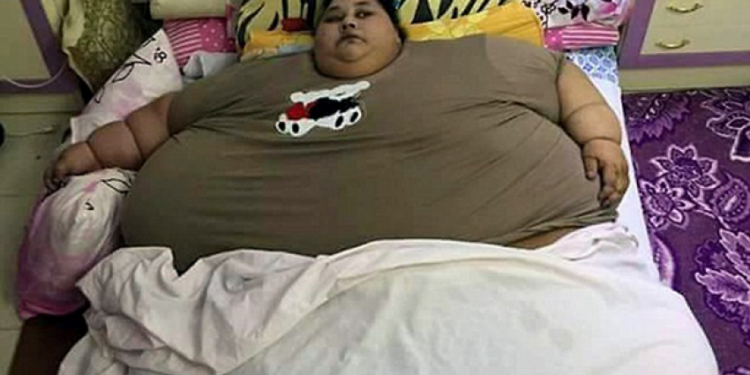 В Египте женщине, которая весит 500 кг, нужна помощь. Ее родственники обратились в СМИ