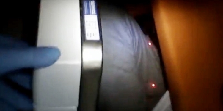 Не йог, а всего лишь вор: в Польше преступник спрятался от полиции в посудомоечной машине