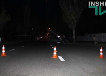 В Николаеве по проспекту Центральному проезда нет – авто врезалось в электроопору