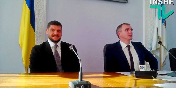 Чтоб не баловались? Губернатор Савченко пришел проконтролировать избрание секретаря Николаевского горсовета