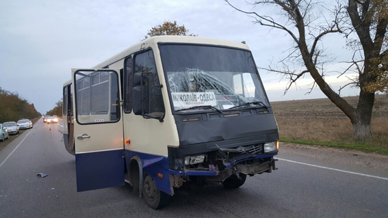 ДТП на трассе «Николаев-Одесса»: столкнулись пассажирский автобус и грузовик, есть пострадавшие