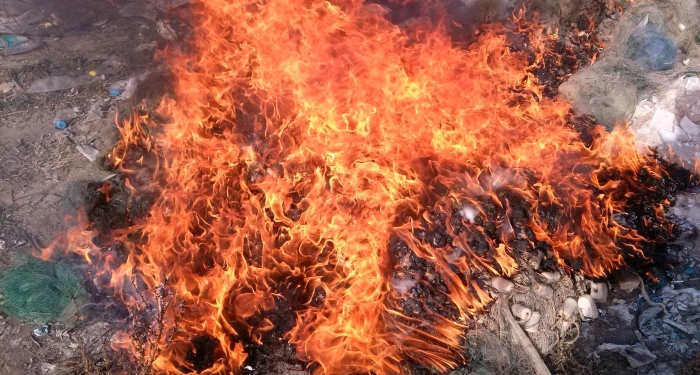 «Все, что нажито браконьерским трудом»: Николаеврыбоохрана сожгла 10 км конфискованных сетей