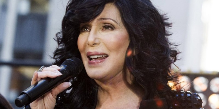 Да какой там возраст? Но Шер решила уйти со сцены