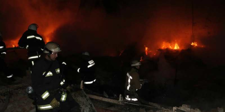 Крупный пожар в Харькове пришлось тушить с помощью спецпоезда