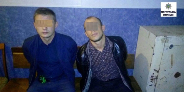 Два молодых зэка предлагали жителям Николаева «установить металлопластиковые окна на льготных условиях»