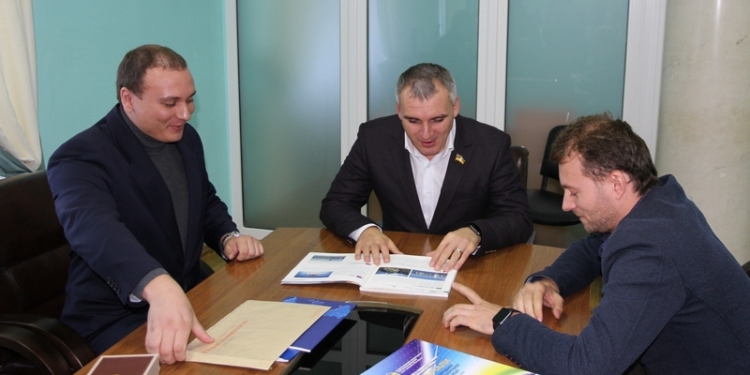 Николаев подружился с китайским Чжоушаном. Пока заочно