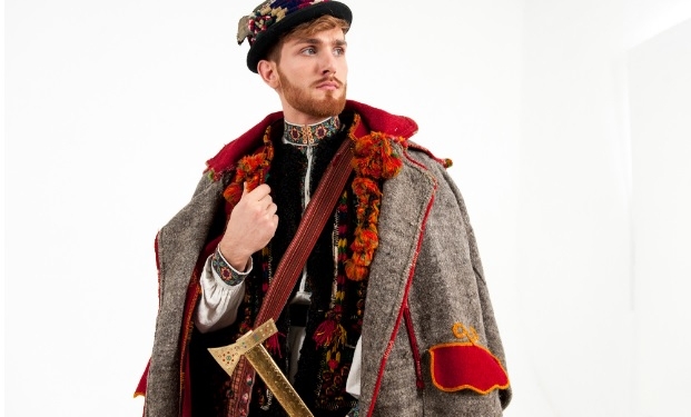 А ничего гардеробчик. Так одевались украинские мужчины