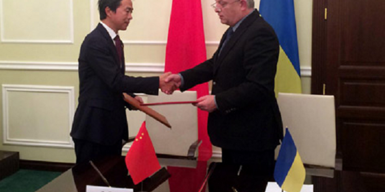 Украина получила от Китая подарок в виде 50 автомобилей скорой помощи