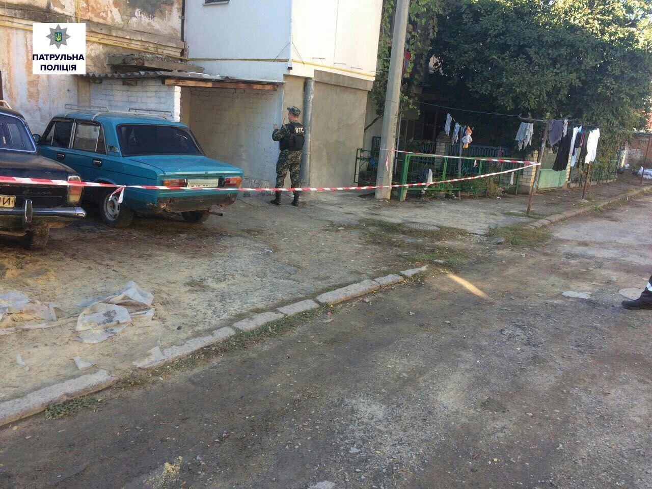 В Николаеве “заминировали” многоэтажку. Патрульные быстро нашли псевдоминера