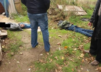 В Николаеве наркоманы напали на полицейских. Остановил их только выстрел