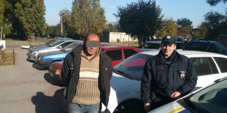 В Николаеве разбойники нападают и днем – раздевают на оживленных улицах