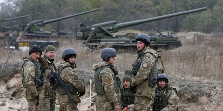 В Минобороны обещают, что до конца года бойцов ВСУ полностью обеспечат зимней формой и обувью