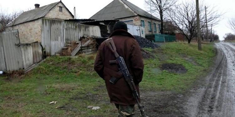 Боевики пока не планируют отводить войска из Петровского и Станицы Луганской