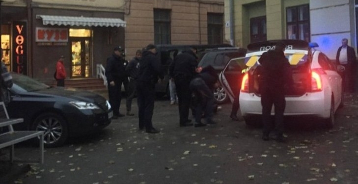 В Ивано-Франковске полицейские подрались с бандой гопников