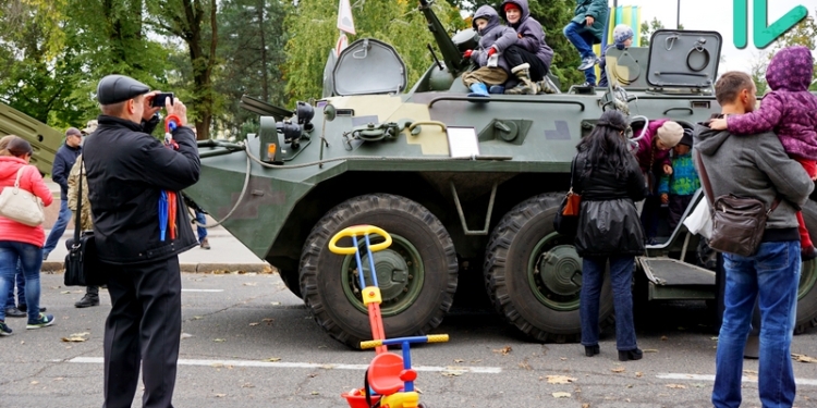 Тот случай, когда военная техника на улицах не страшит: как в Николаеве чествовали защитников Украины