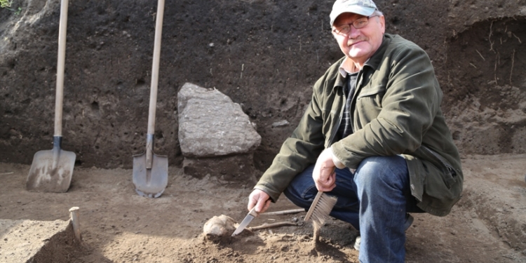 На берегу Александровского водохранилища нашли могильник усатовской культуры. Раскопки продолжаются