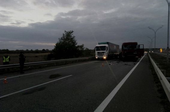 На Кривоозерщине «встретились» «MERCEDES Sprinter» и «ДАФ»: водитель микроавтобуса в больнице