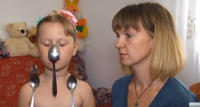 Семейная аномалия. Девочка-магнит обнаружилась в Тернополе