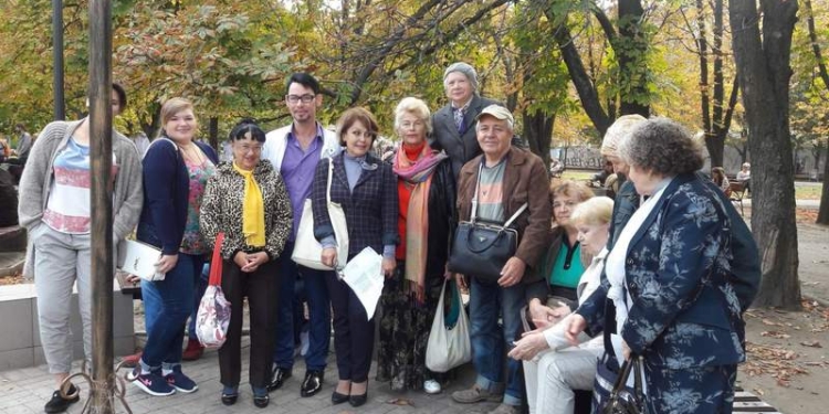 Все мы когда-то состаримся: в Николаеве волонтеры учили пожилых людей бороться за свои права, а молодежь – сопереживать старикам