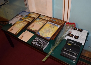 Спасателей и патрульных, помогавших тушить пожар в общежитии в Николаеве, наградили