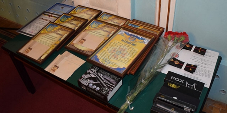 Спасателей и патрульных, помогавших тушить пожар в общежитии в Николаеве, наградили