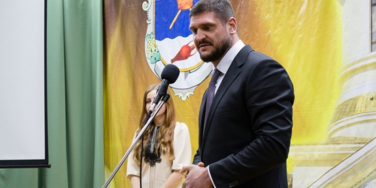 Чиновников Николаевской ОГА тоже научат говорить ріднесенькою – губернатор распорядился