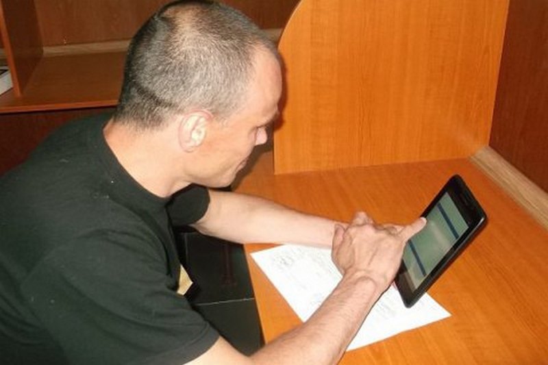 В Украине заключенным официально разрешили пользоваться интернетом 1
