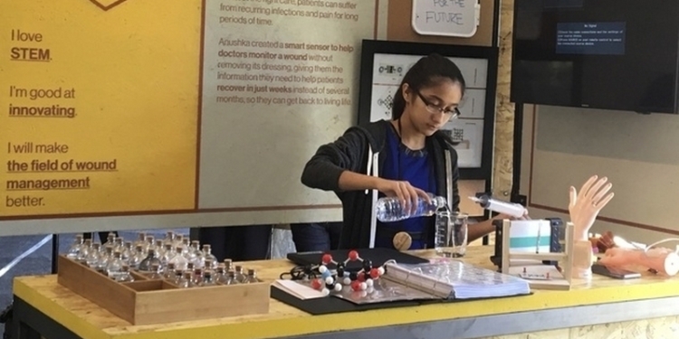 Школьница получила от Google стипендию в $15 тыс. за бандаж, сигнализирующий о необходимости менять повязки