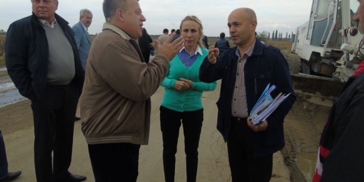 «Предлагаю кому-то из депутатов возглавить Службу автодорог и показать, как надо работать»: выездное заседание Николаевского облсовета на дорогах области